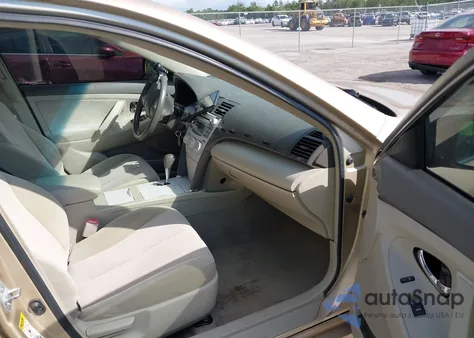 2011 Toyota Camry Le z USA, uszkodzony, nr VIN 4T1BF3EK3BU599311